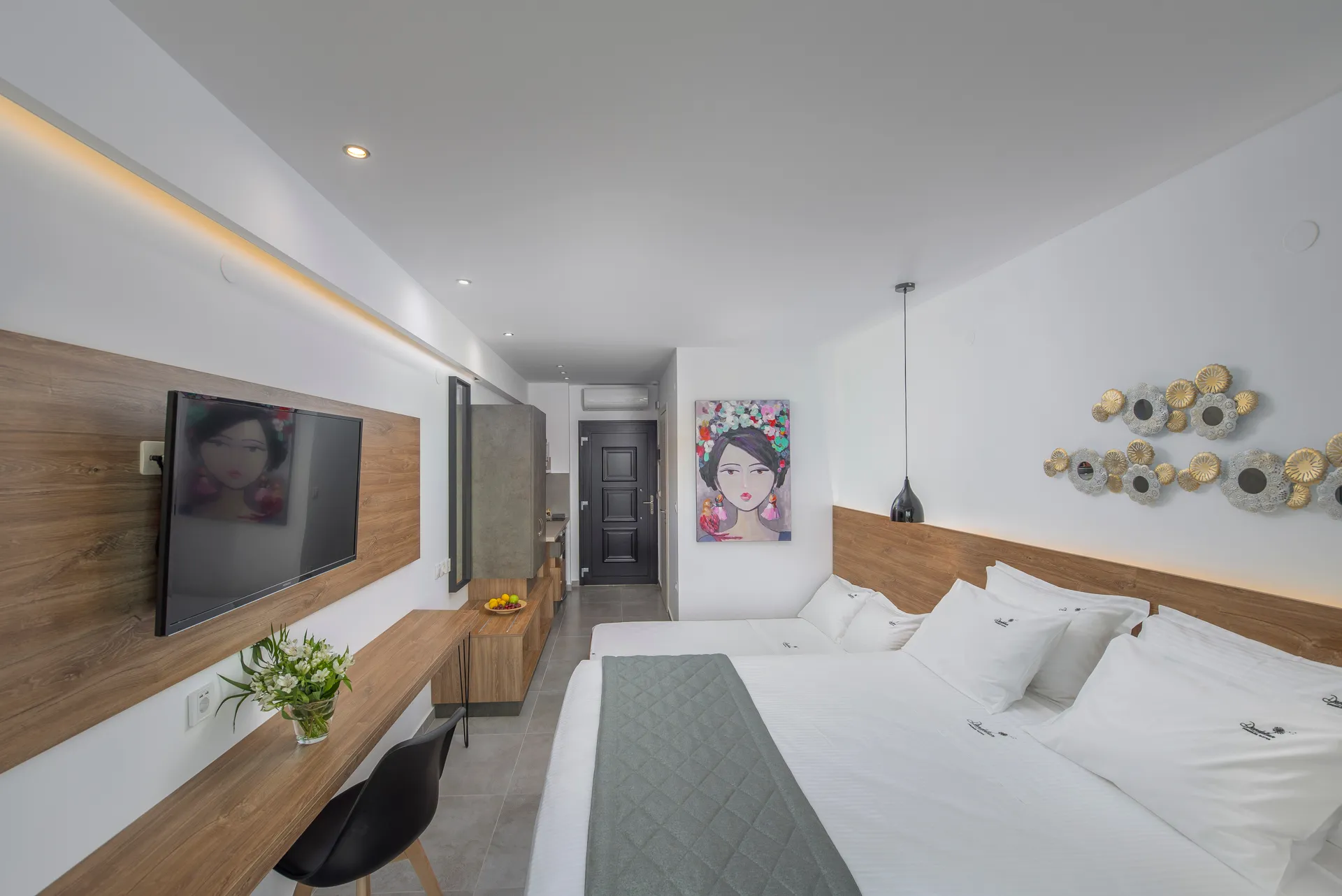Tiara Holidays - Dandelion Premium Suites - Deluxe Suite - bedroom